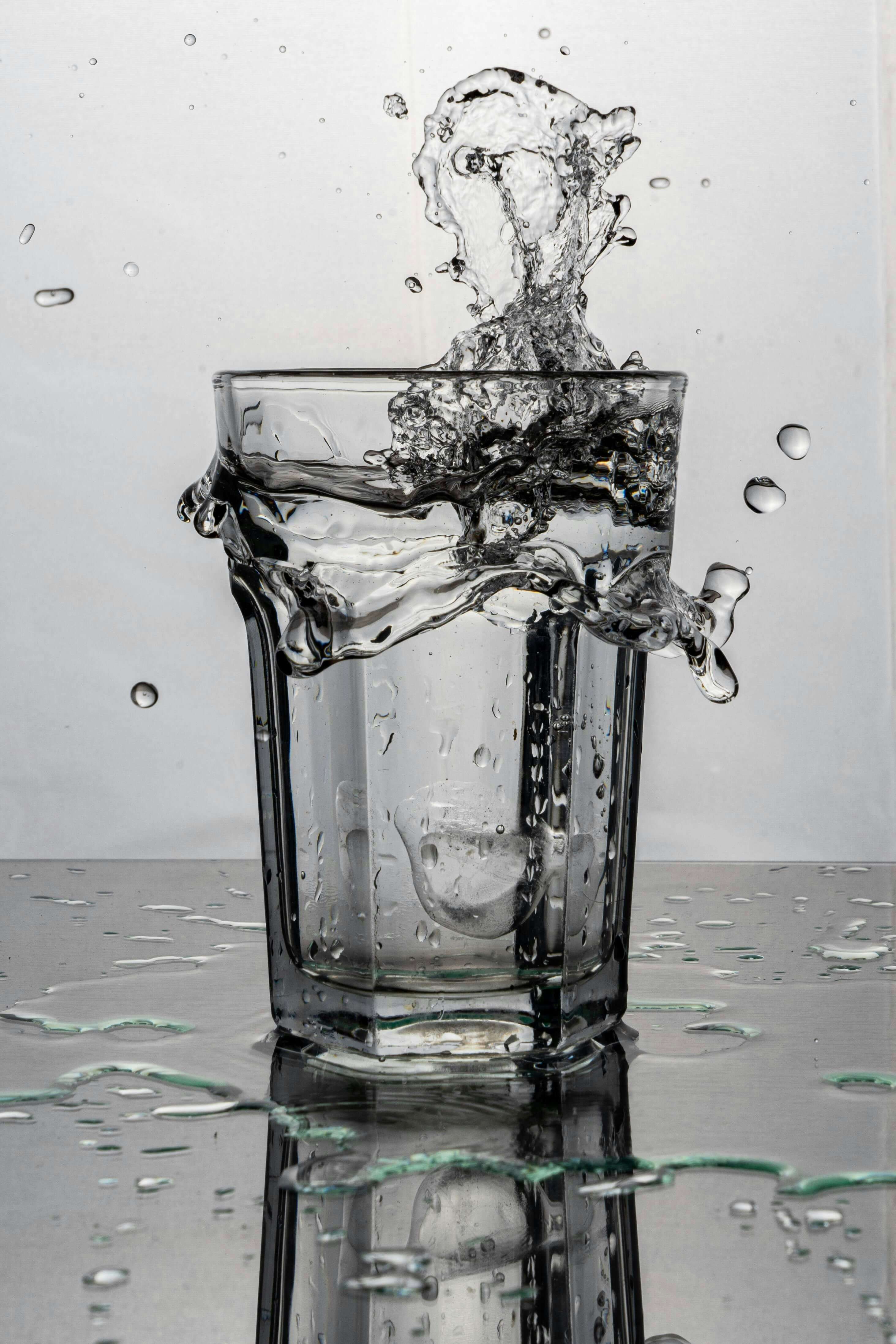 Molecular Hydrogen: Elevating Your Health with Youth & Earth vs. Mercola Market
